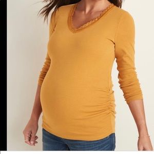 Ruched side maternity top
